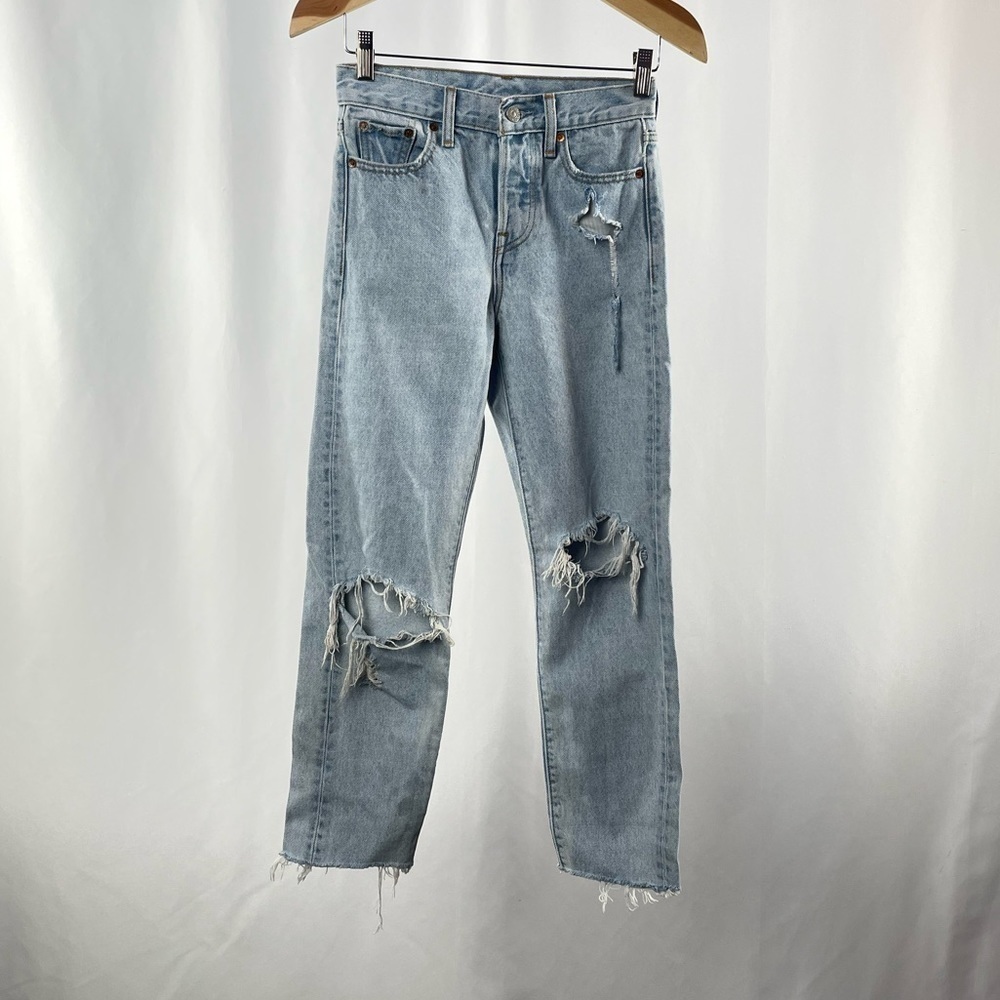 Levi's Distressed Rigid Denim Straight Leg Jeans in Light Blue‎ Size 23